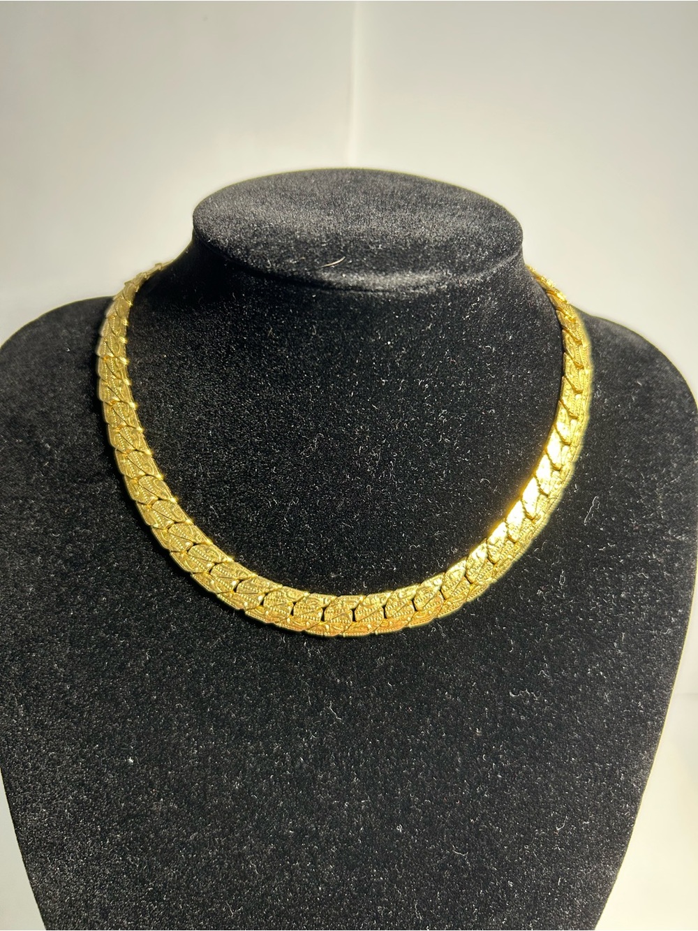 Vintage Trifari Brushed Gold-tone Choker 14”
